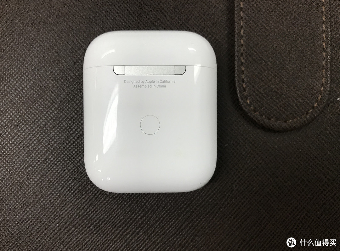 官网24分期的airpods 2 ➕小米无线充电器，还是挺香的！