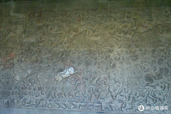 小吴哥里印度教史诗里战争的壁画