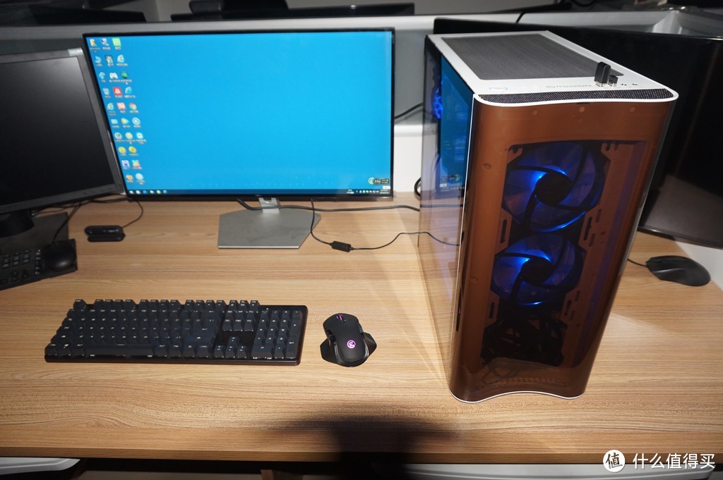 前、侧双透，打造不一样的光之堡垒--Tt（Thermaltake）挑战者H3白色机箱、电源评测