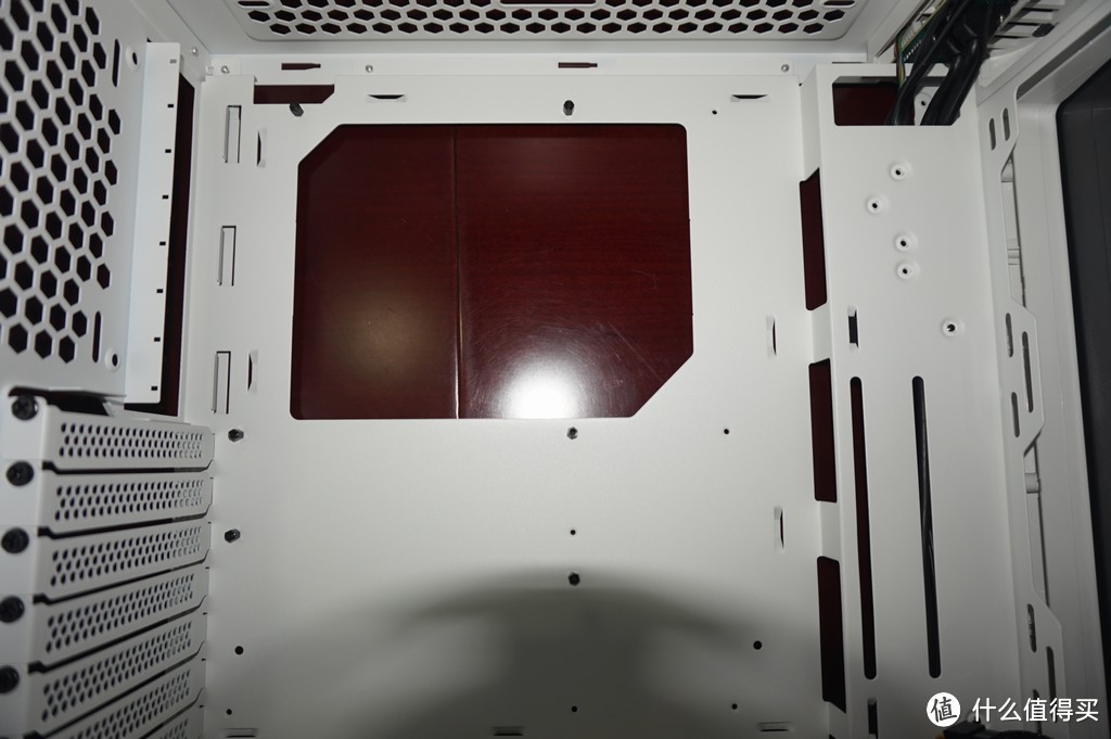 前、侧双透，打造不一样的光之堡垒--Tt（Thermaltake）挑战者H3白色机箱、电源评测