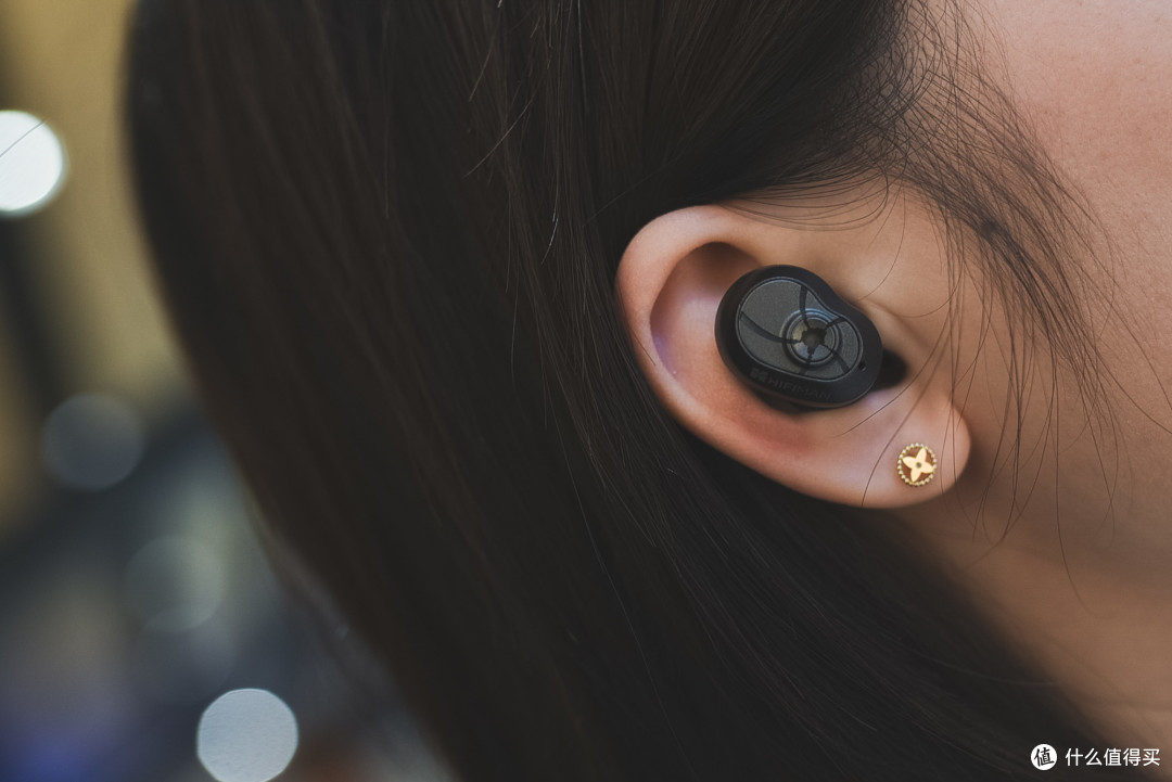 这是一场真男人与苹果之间的较量,就看你是要Siri还是要HiFi?