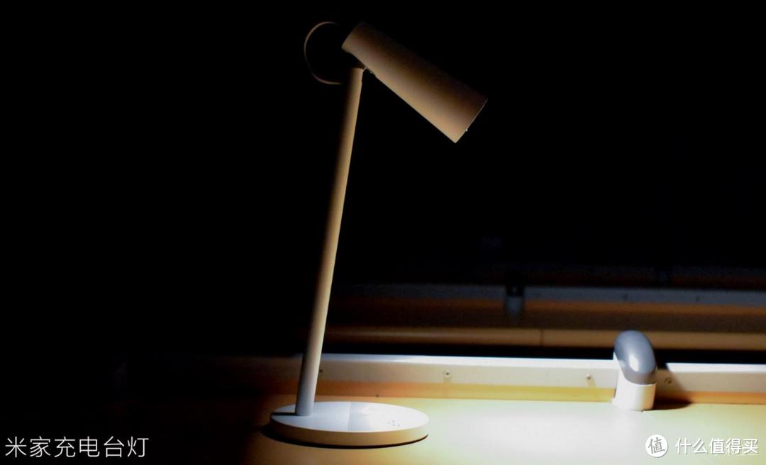 种草一款高颜值的宿舍神器—米家充电台灯上手体验