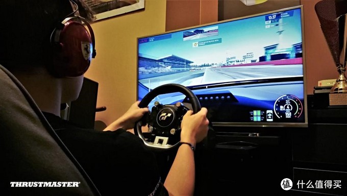 旗舰级方向盘攻略：世界各地的模拟赛车高手都在用什么方向盘？