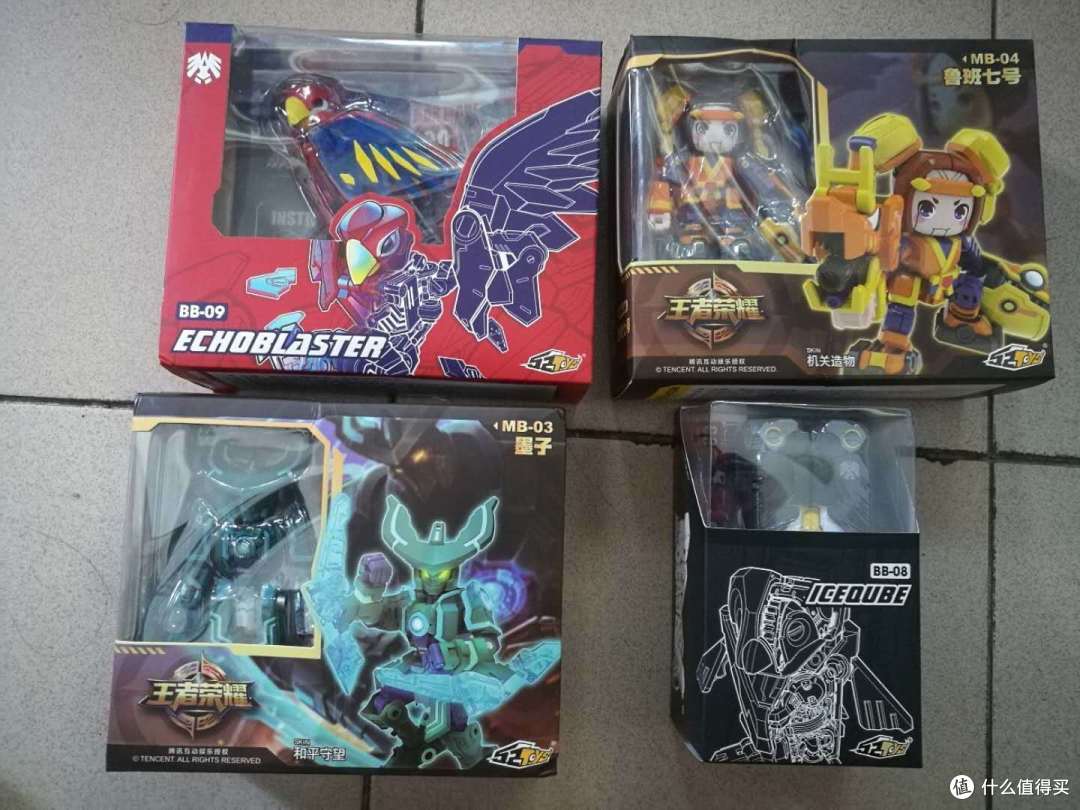 精致小巧,可玩性高的口袋玩具——52TOYS万能匣&猛兽匣双系列