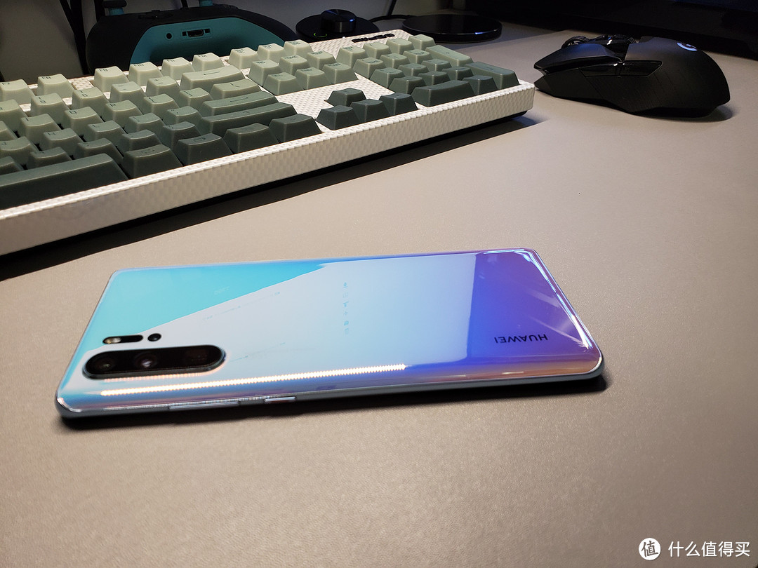 突发开箱五彩斑斓的白华为p30pro天空之镜