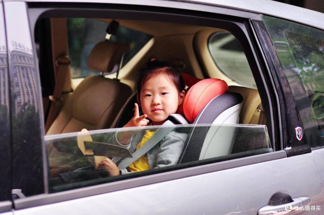 保护儿童安全出行,QBORN旋转婴幼儿安全座椅使用体验.