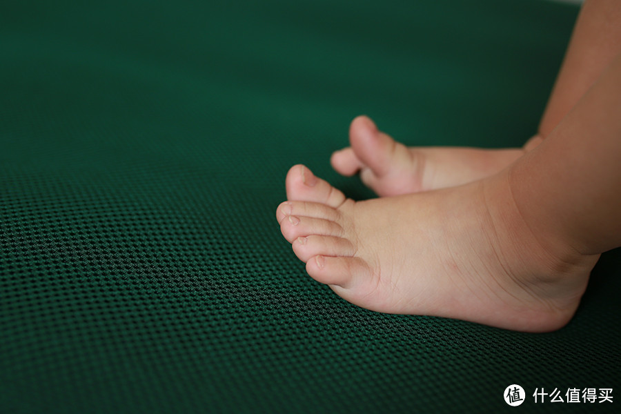 六月健康首选，菠萝斑马空气纤维新能床垫送宝宝的好礼物