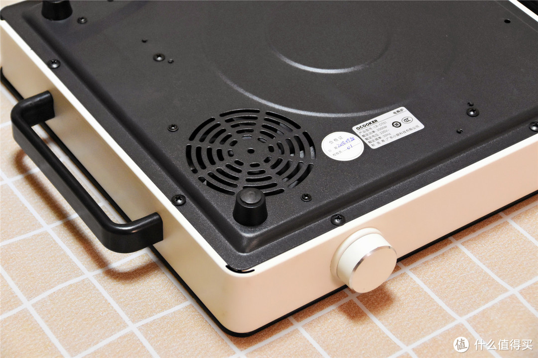 传统厨房电器的又一次革新，小米推出小方电陶炉，做菜不挑锅