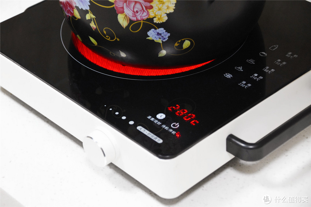 传统厨房电器的又一次革新，小米推出小方电陶炉，做菜不挑锅