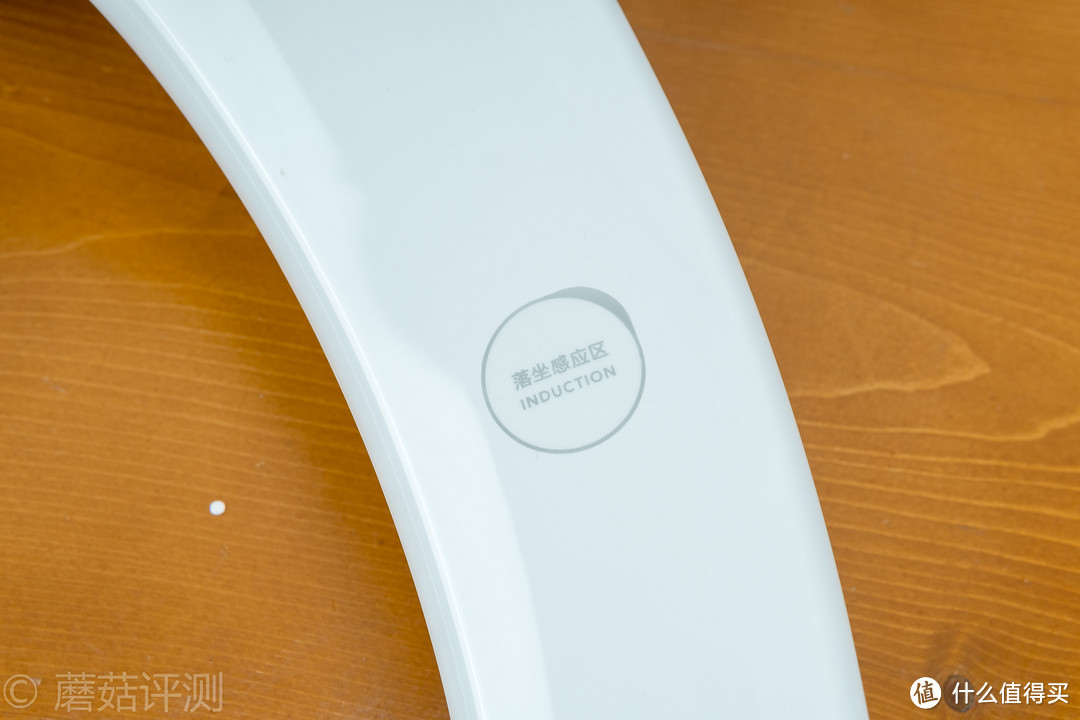 外观精致、内部用心、体验出色,恒洁Qe5一键旋钮智能马桶,让每次使用都是一种享受!