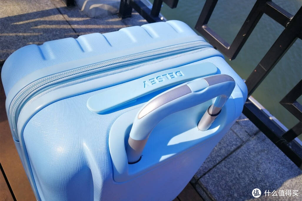 实测轻便行李箱，颜值是否与实力并重呢？