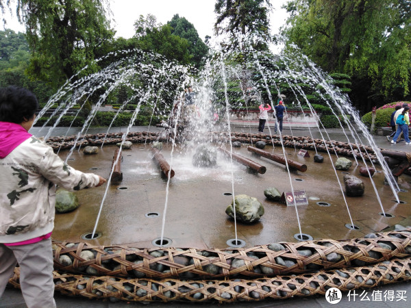 成都市区、都江堰、重庆市区、天坑地缝四日游