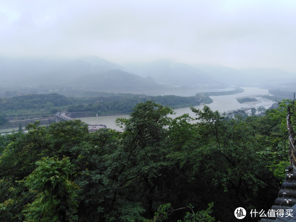 成都市区、都江堰、重庆市区、天坑地缝四日游