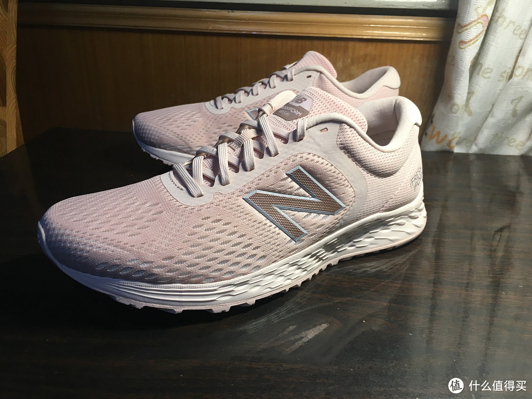 漂洋过海的小粉红-- 夜跑靓仔   new balance Fresh Foam Arishi v2