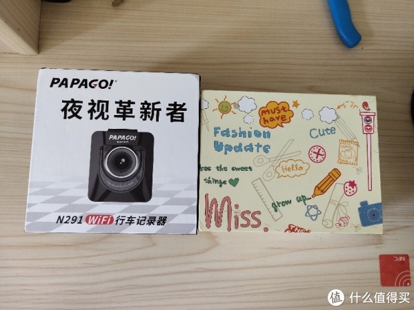 行车记录仪及其赠品--儿童定位手表