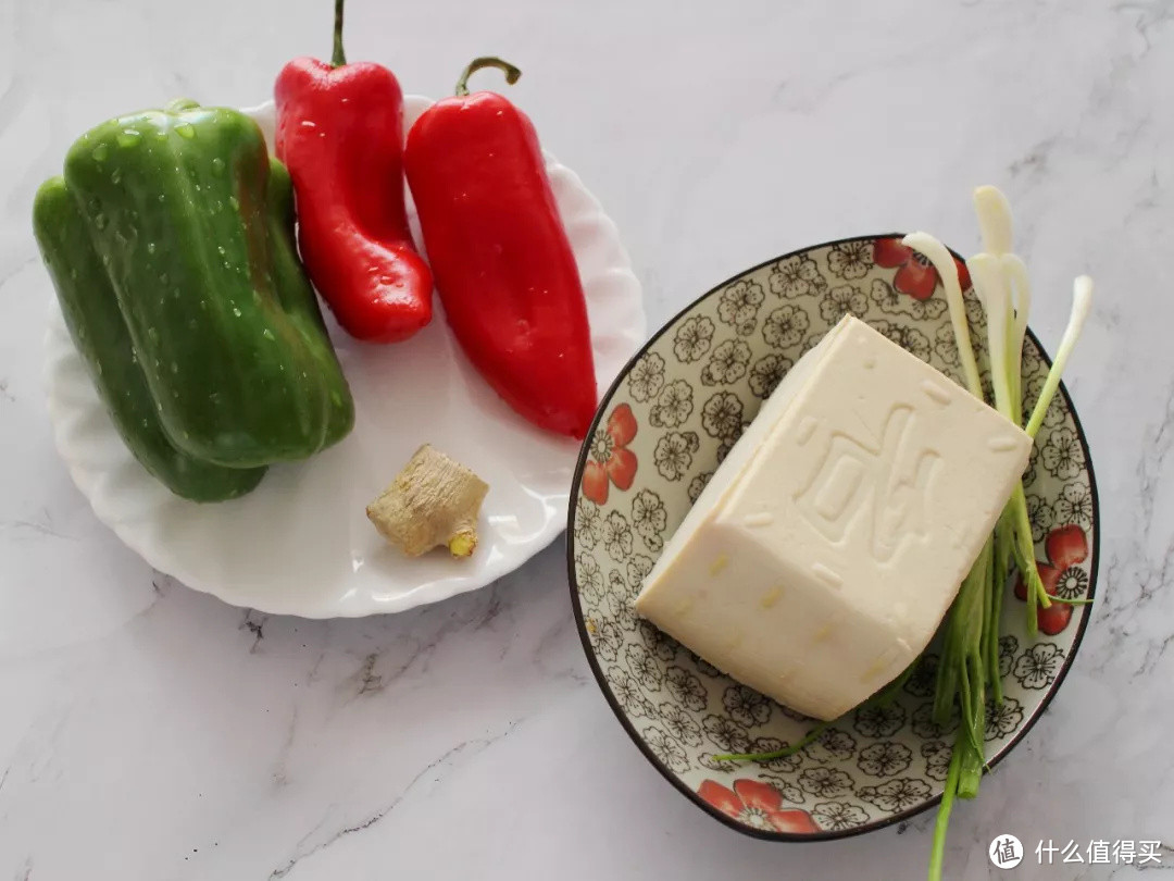 这盘菜只需要3种食材,成本不到5块钱,酸甜开胃,小孩子都爱吃