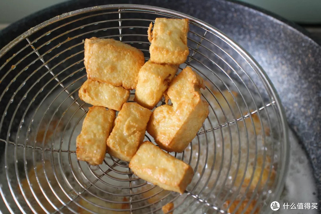 这盘菜只需要3种食材,成本不到5块钱,酸甜开胃,小孩子都爱吃