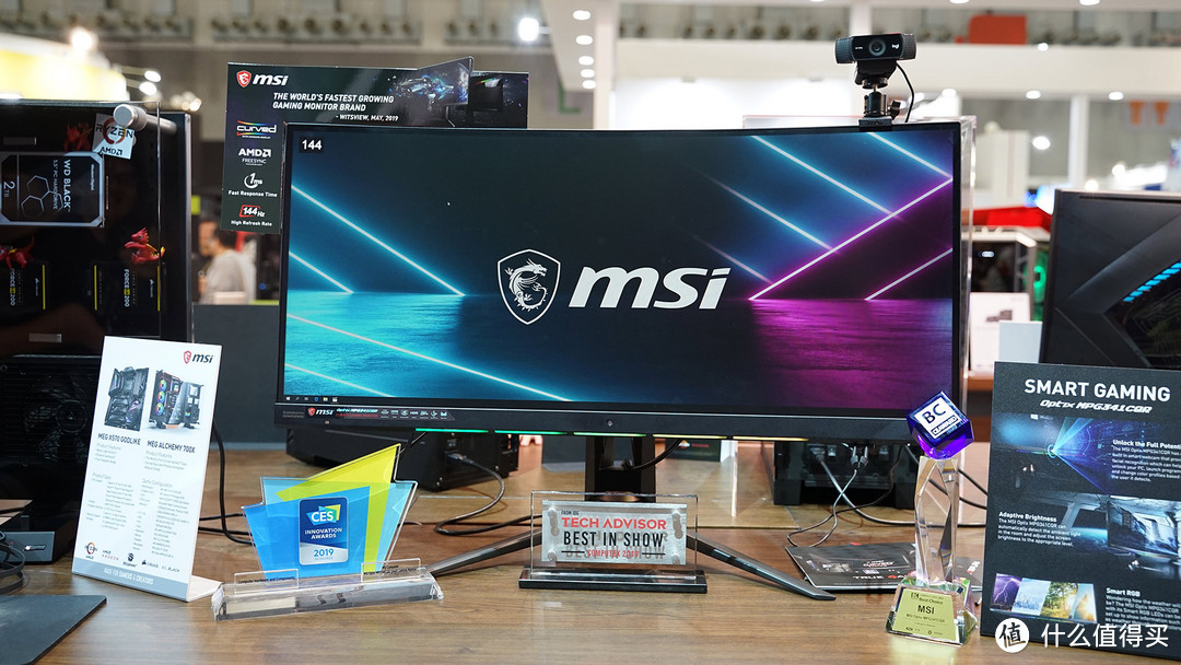 MSI展区高颜值ShowGirl、X570旗舰主板等酷炫硬件一个都不能少!