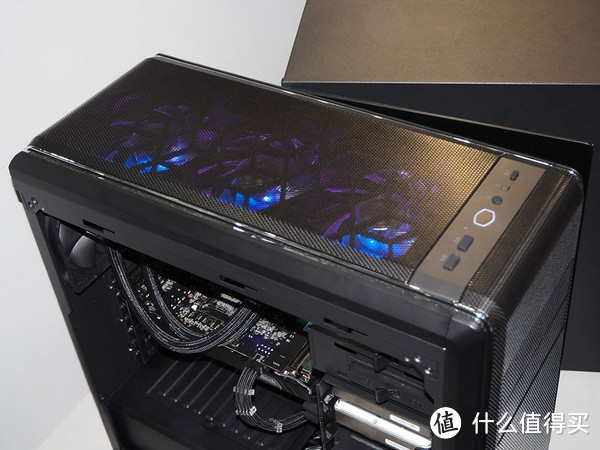 丰富储存扩展、支持双360mm水冷：酷冷至尊 展出 MasterBox CM694 “武神”机箱