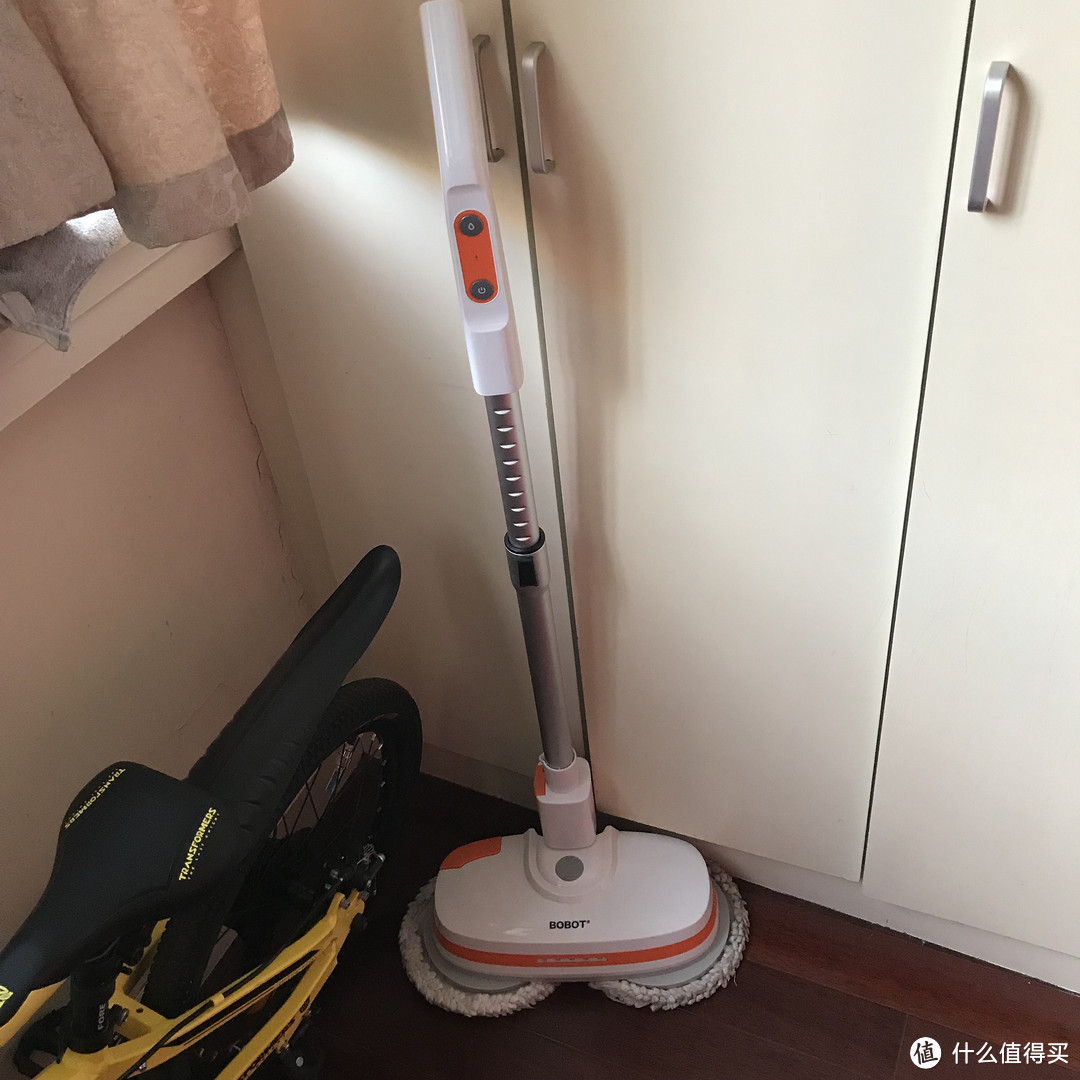 吸尘器、扫地机的得力帮手！BOBOT MOP8300电动拖把