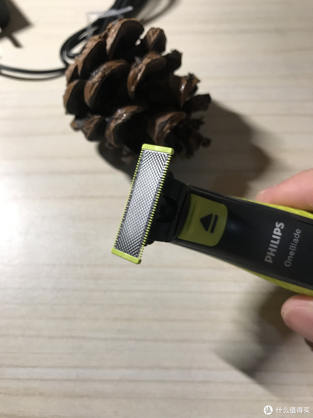 安全,颜值,方便?你想要的这三点它全都有——飞利浦OneBlade剃须刀简测