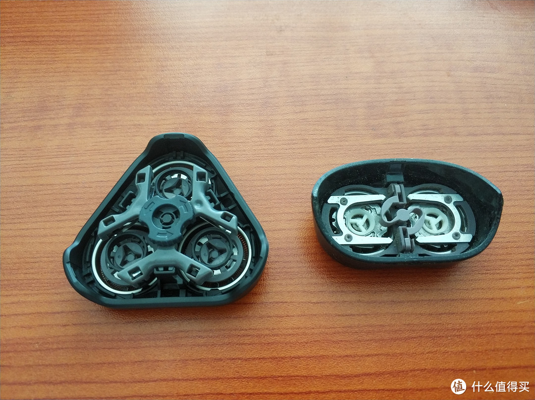 图书馆猿の小白菜飞利浦(PHILIPS)三头剃须刀 S1010/04 简单晒
