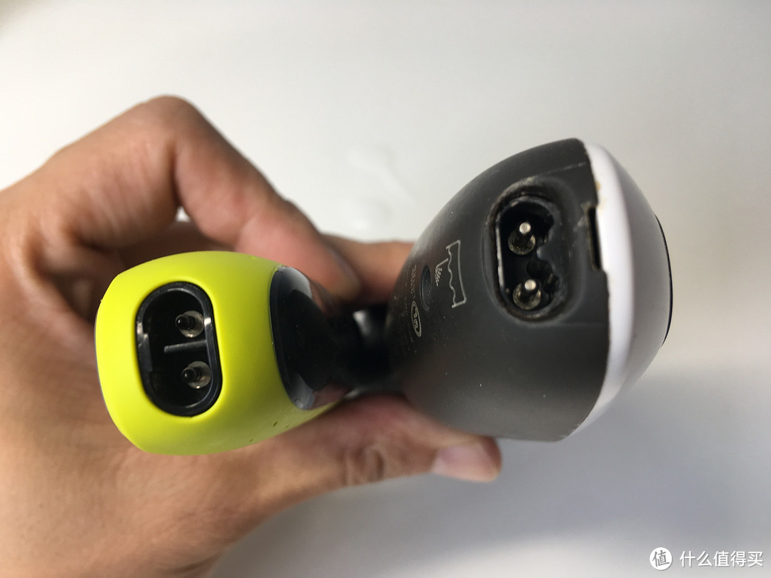飞利浦也做往复式剃须刀? -- OneBlade 小T刀 测评