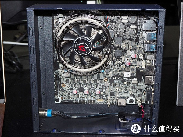 板载RX 570 8GB独显：华擎 展示 RX570TM-ITX/TBT 外置显卡扩展系统