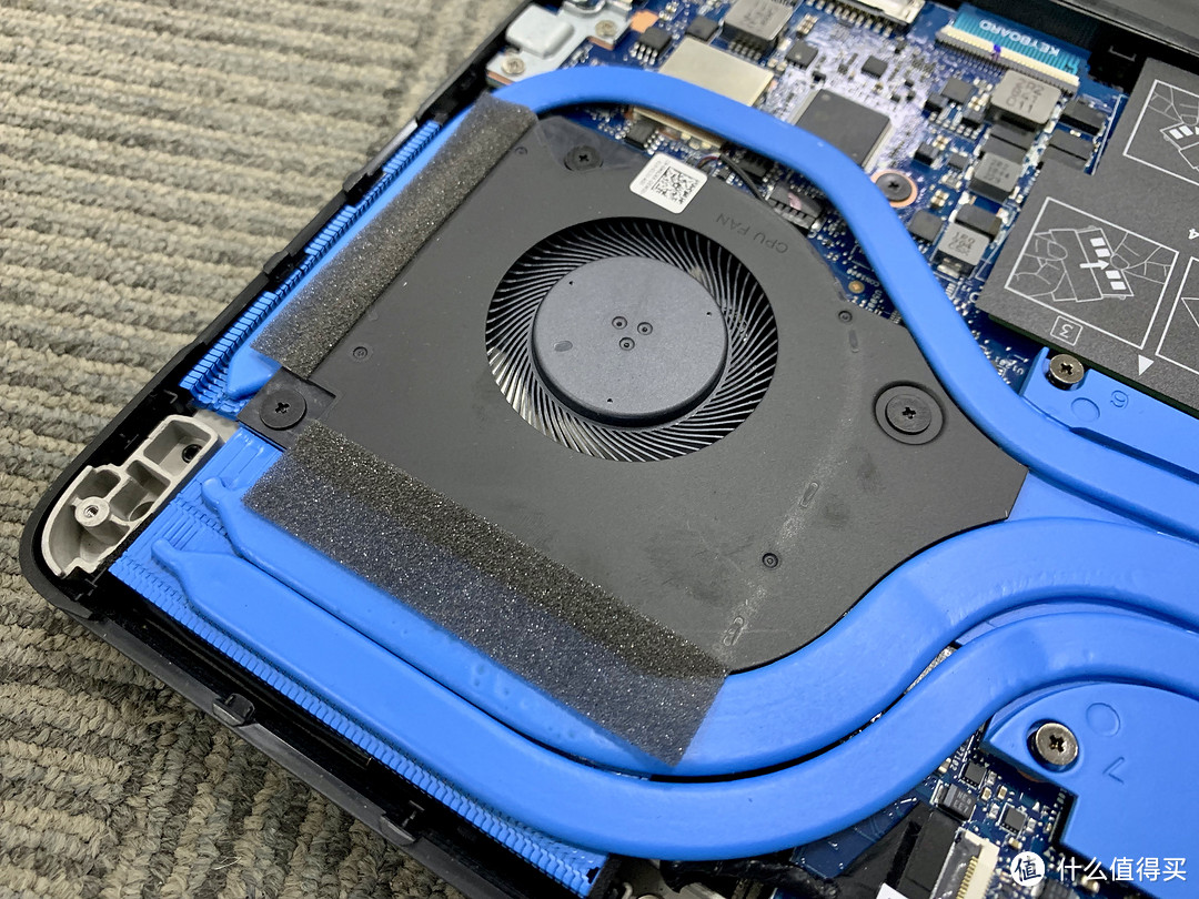 i7+RTX2080MQ！戴尔G7顶配游戏本拆解评测