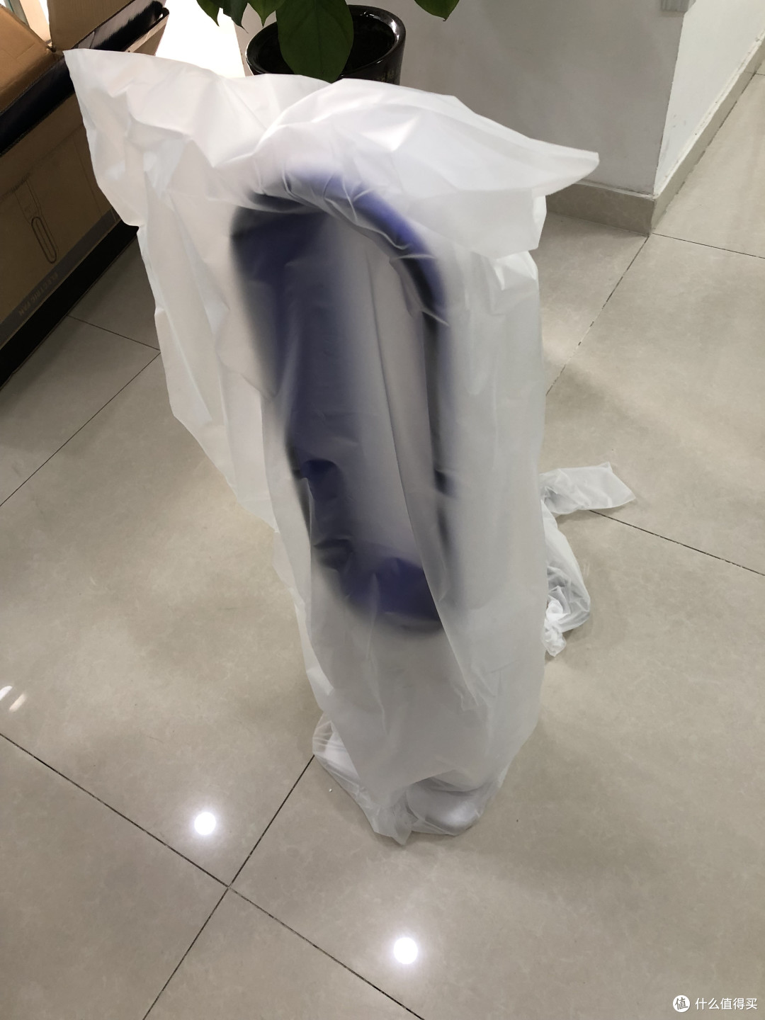 冰镇可乐和西瓜,燥热的夏天,你与清凉只差一台风扇