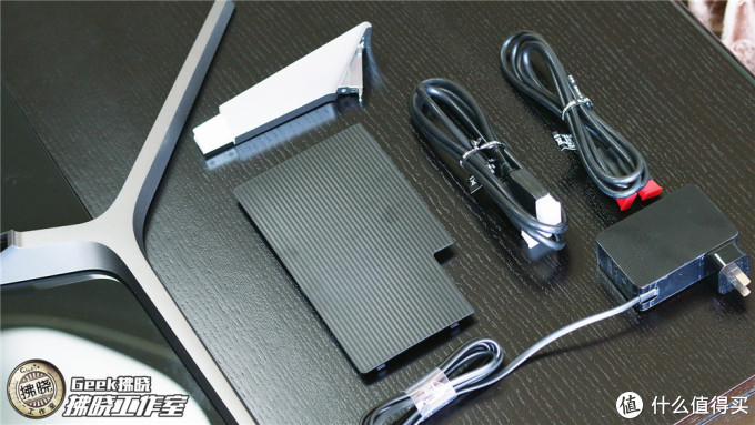真4K高清加持，视觉体验再升级！三星U28H750U显示器评测
