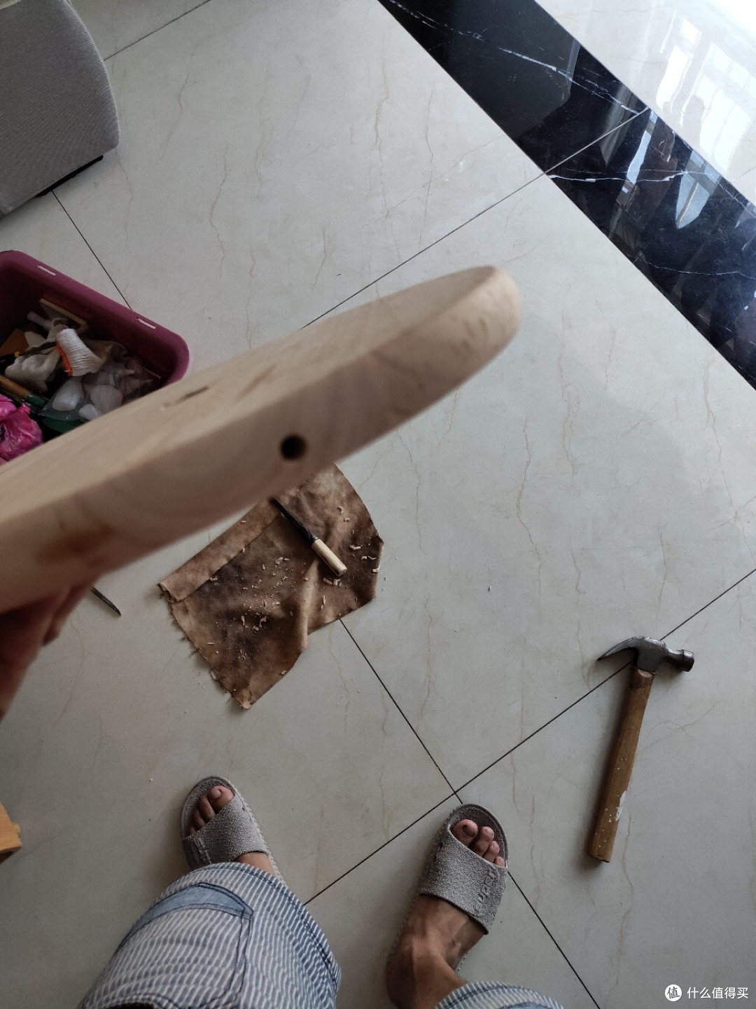 底座侧面打孔