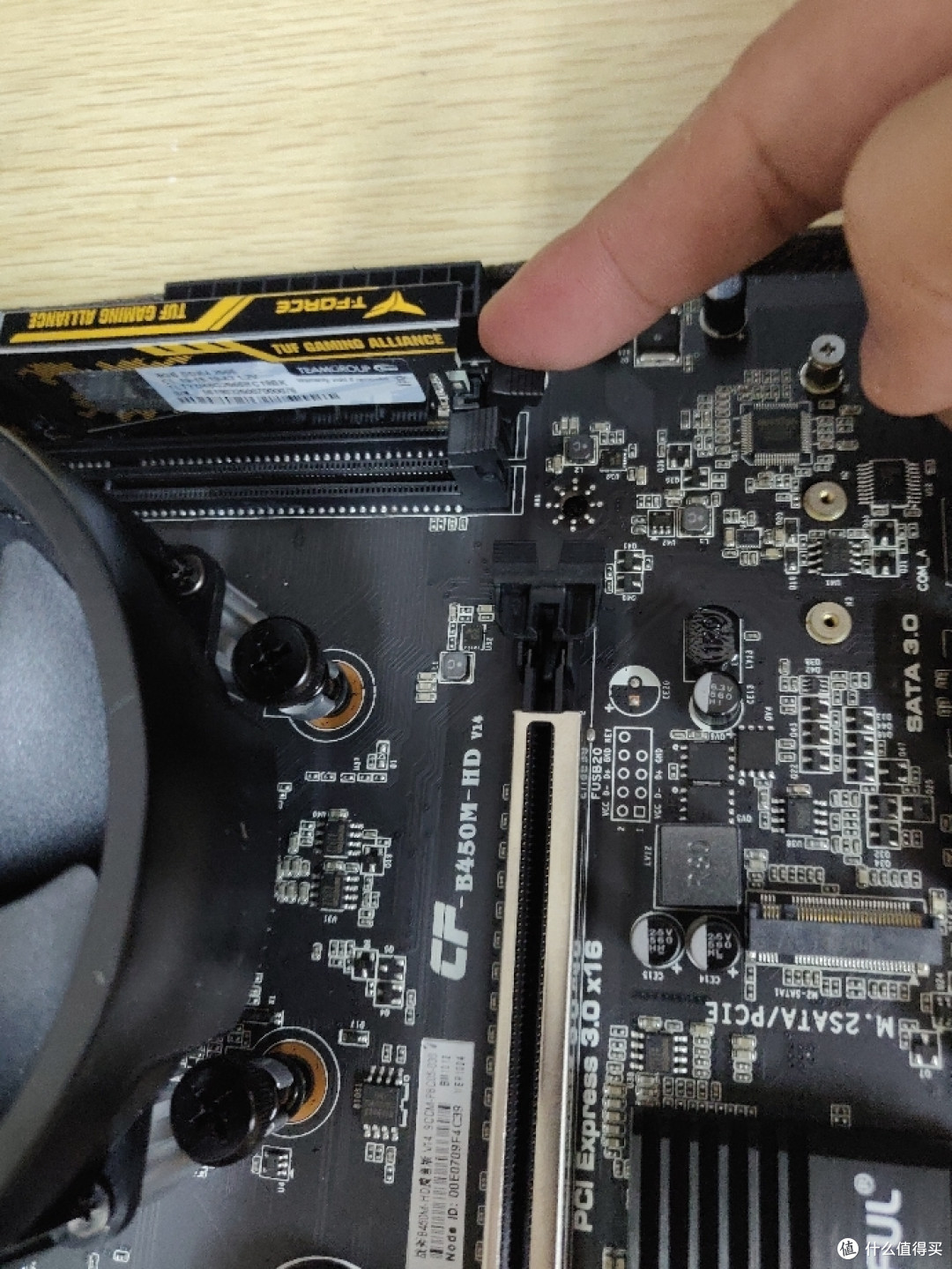 注意要先按下旁边的按钮