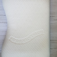 泰国乳胶枕外观展示(枕套|透气孔)