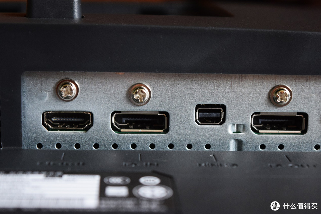 设计,游戏两用,接口丰富,护眼的明基25寸2k显示器pd2500q