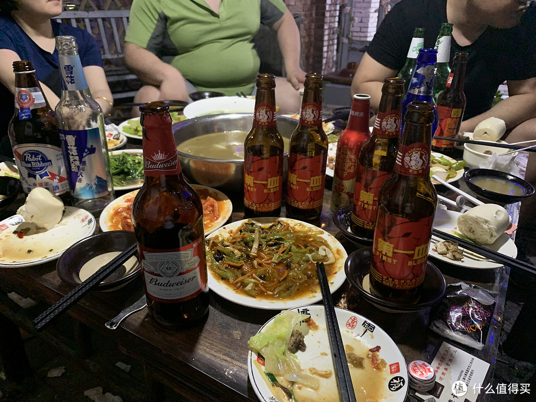 宜豪饮  勿小酌 第一血琥珀拉格精酿啤酒对比测评——以鲁中地区数种啤酒为对照