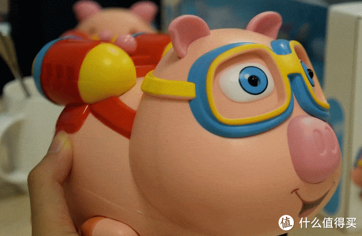 这只小猪挺可爱的，会跑会喷雾，送孩子很不错呀~