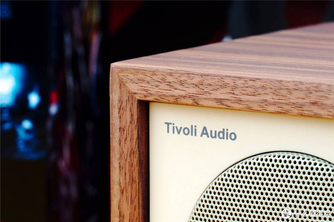 书桌上怎么能少的了它？Tivoli Audio流金岁月M1BT蓝牙收音机