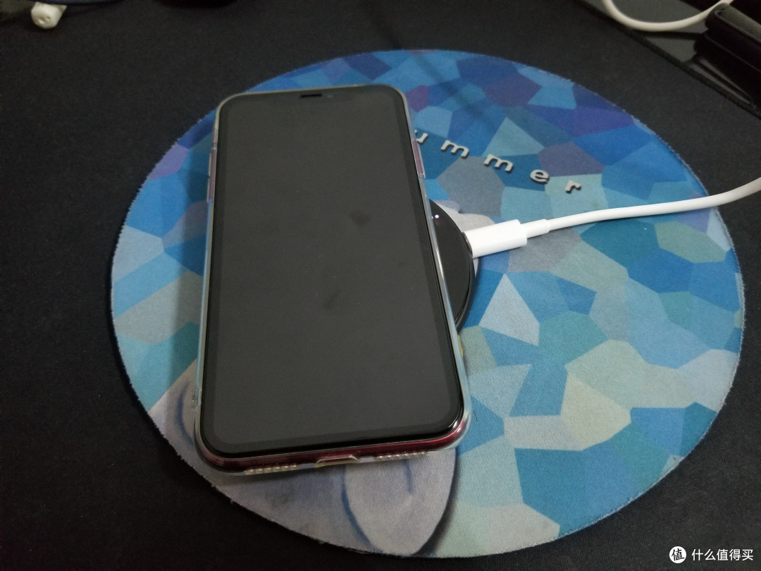 iPhone充电更方便:可能最具性价比的苹果快充—ZMI紫米无线充电器使用体验