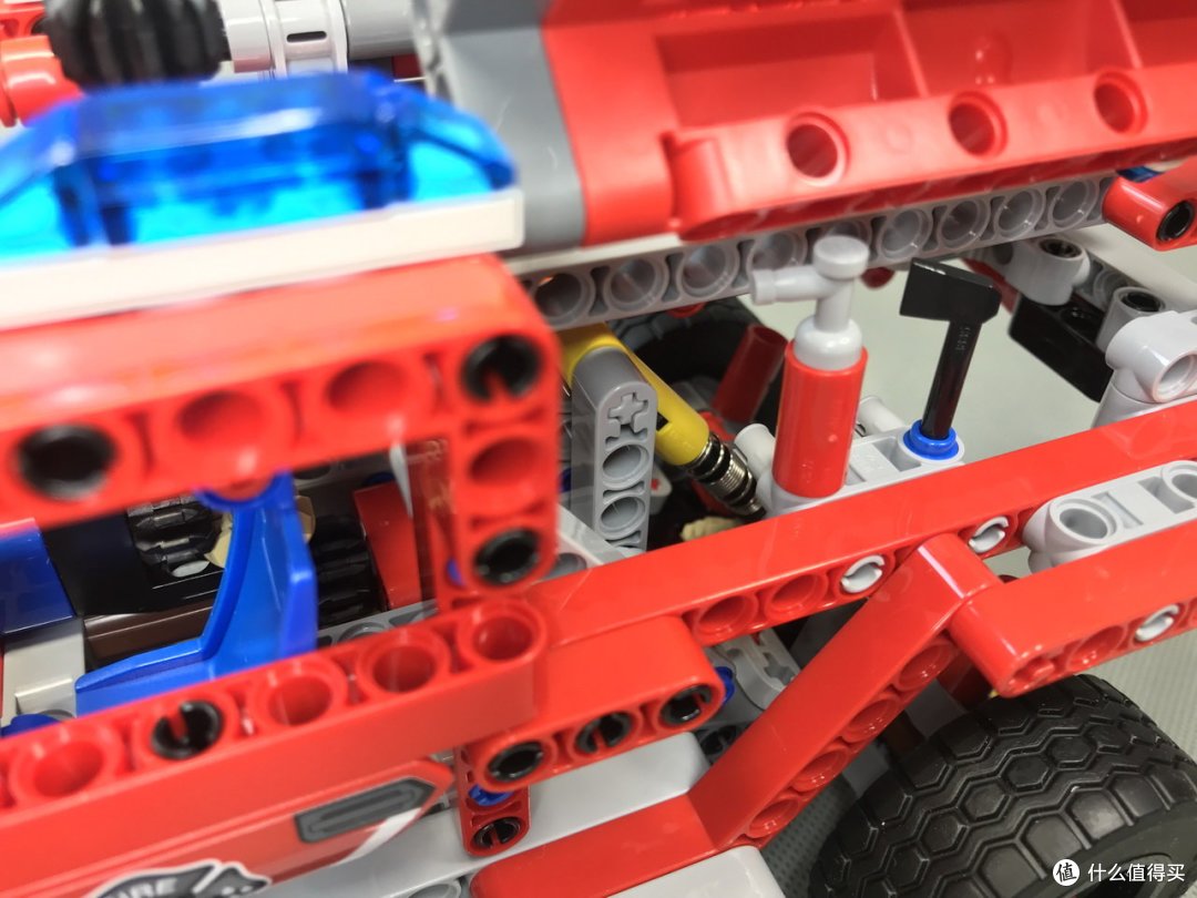 LEGO 乐高机械组 Technic 42075 紧急救援车