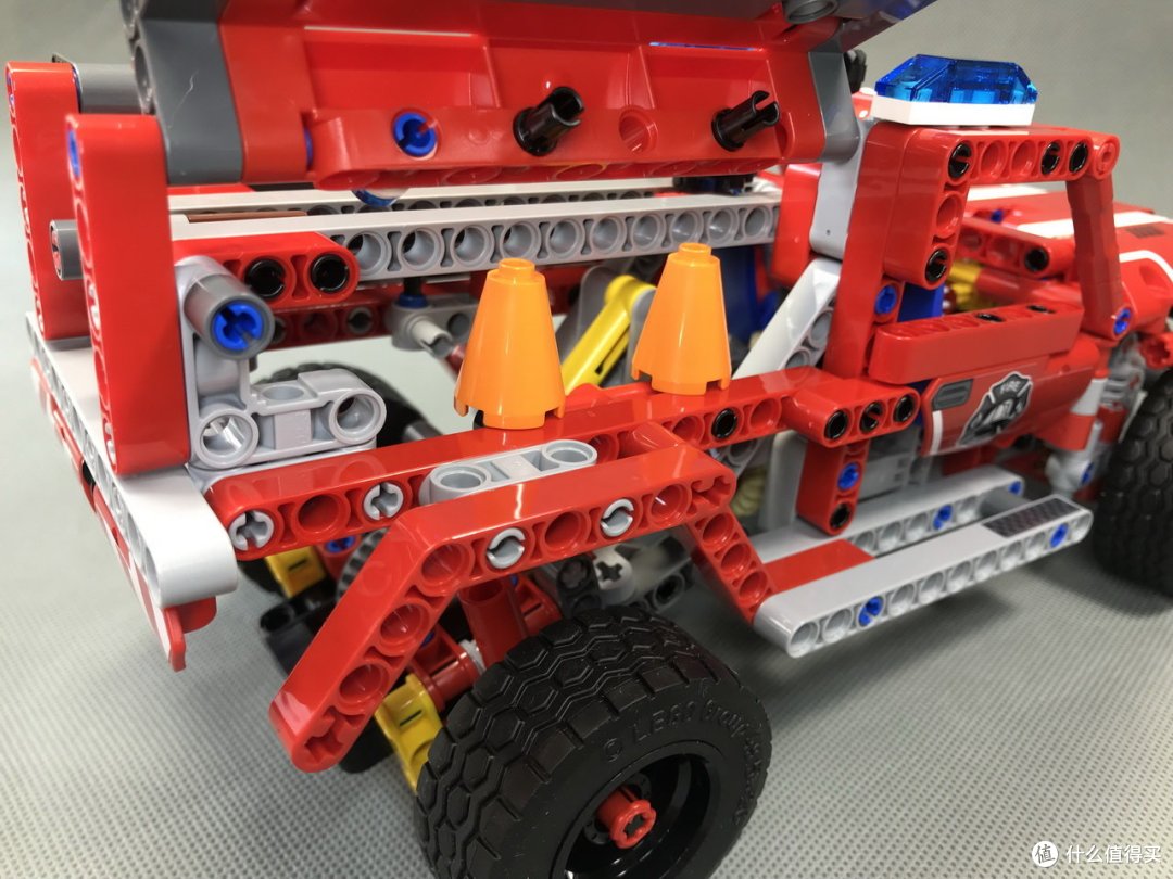 LEGO 乐高机械组 Technic 42075 紧急救援车