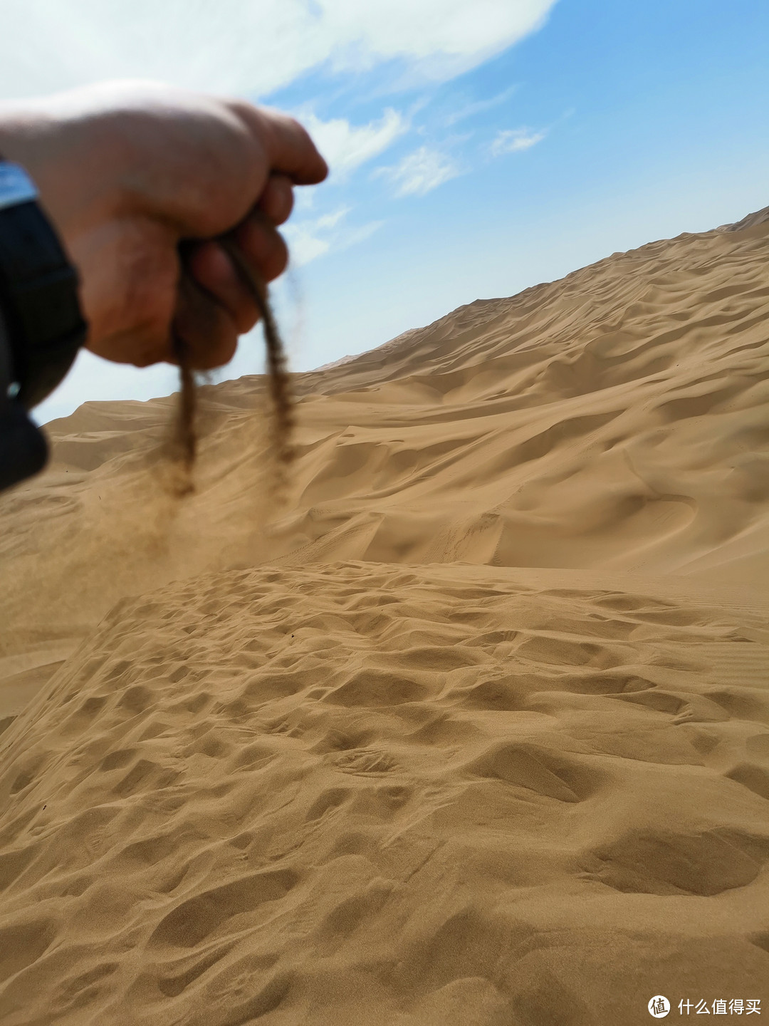 随风飘动的沙子