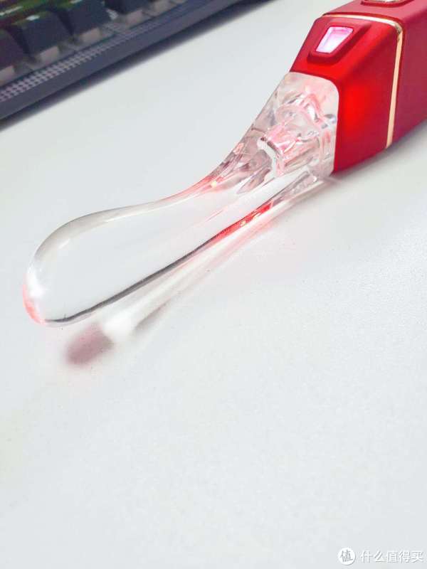 冰头顶端聚焦光子能量