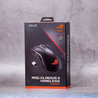 华硕 ROG GLADIUS Ⅱ WIRELESS无线电竞鼠标外观展示(按键|滚轮|接收器|接口|线材)