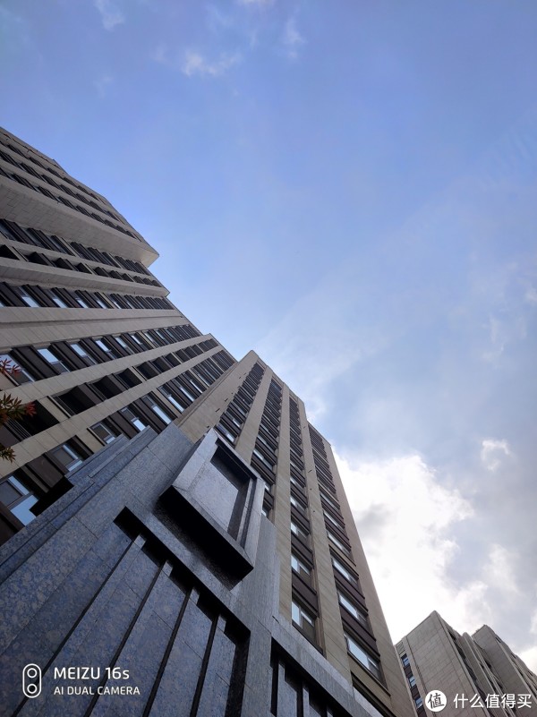 光圈f/1.7  ISO 50  曝光时间 1/5882  曝光补偿 -3EV