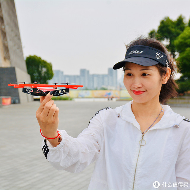 科幻玩具‘UDrone意念无人机’，用意念就可以控制的无人机