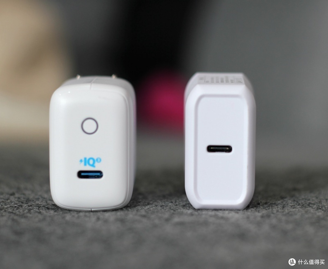 舒服了,一站式充电解决方案 — Anker 30W迷你可折叠充电器