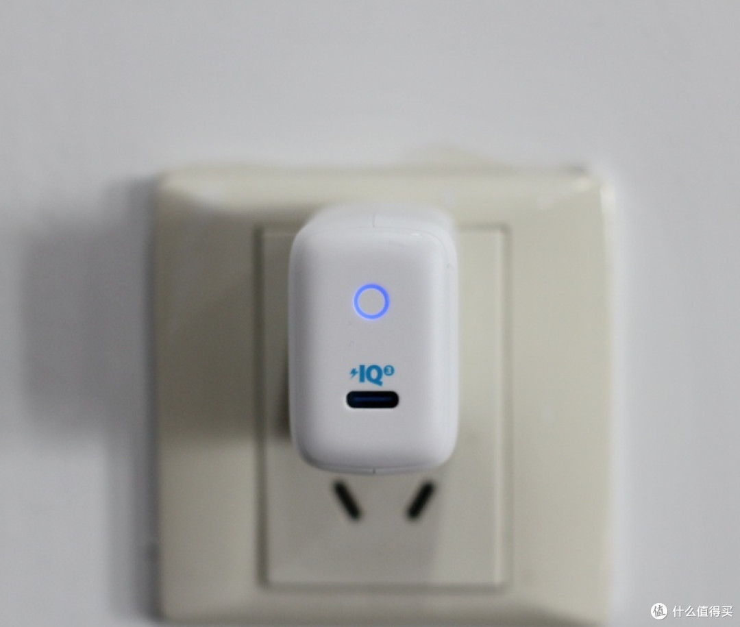 舒服了,一站式充电解决方案 — Anker 30W迷你可折叠充电器