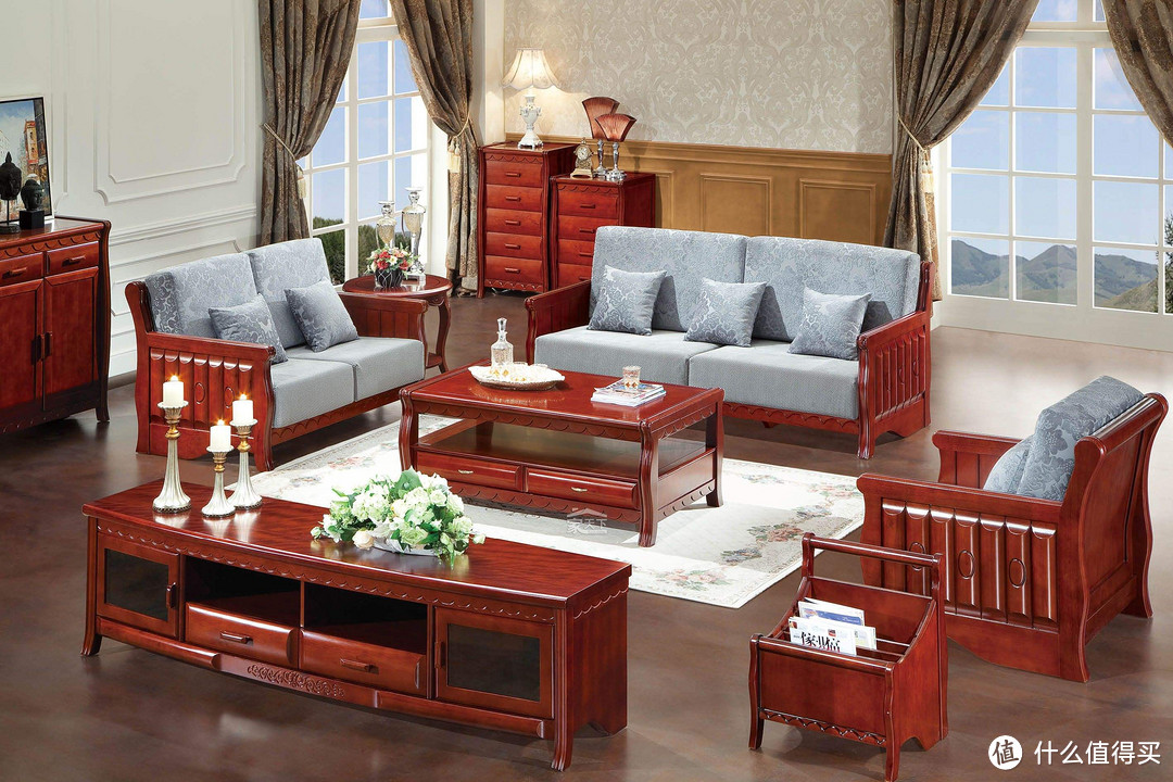一张典雅中式沙发，尽显书香内涵