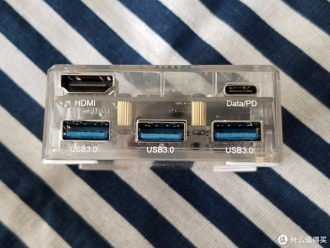 电脑接口不够用?试试Orico这款骚气的透明拓展坞吧!